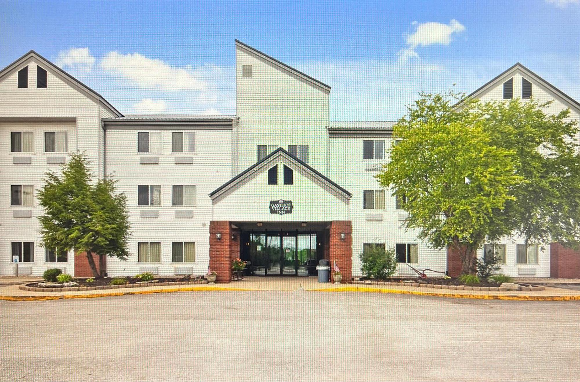 Gasthof Amish Village Inn Montgomery Exterior photo